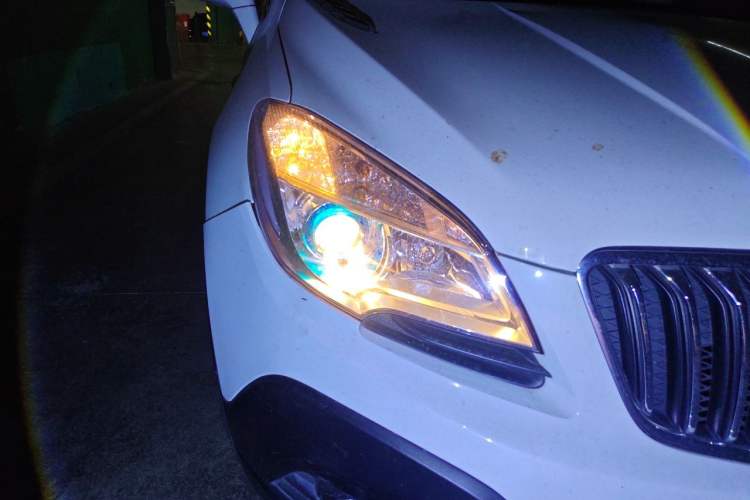 Used Buick Encore 2015 1.4T Automatic Two-Wheel Drive Urban Leading Model Right Front Headlight