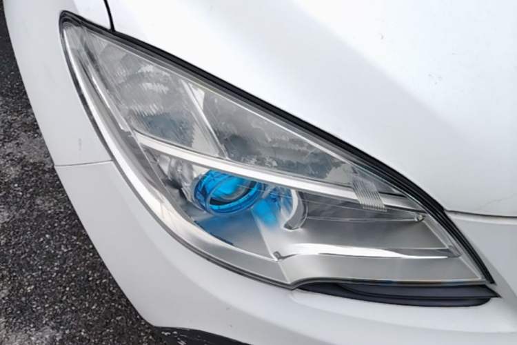 Used Buick Encore 2015 1.4T Automatic Two-Wheel Drive Urban Leading Model Right Front Headlight