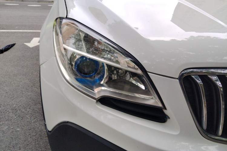 Used Buick Encore 2015 1.4T Automatic Two-Wheel Drive Urban Elite Version Right Front Headlight