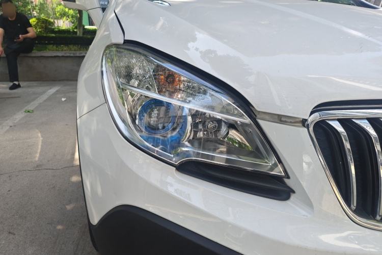 Used Buick Encore 2015 1.4T Automatic Two-Wheel Drive Urban Elite Version Right Front Headlight