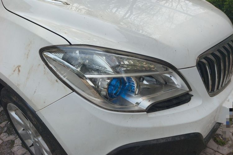 Used Buick Encore 2015 1.4T Manual Two-Wheel Drive Urban Advanced Model Right Front Headlight