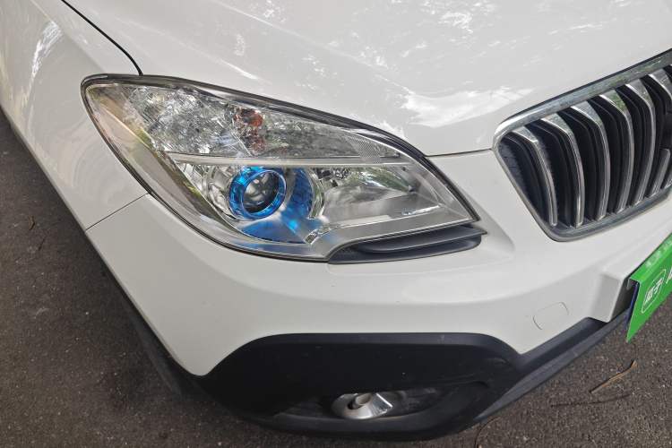 Used Buick Encore 2015 1.4T Manual Two-Wheel Drive Urban Advanced Model Right Front Headlight