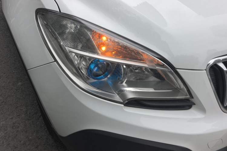 Used Buick Encore 2015 1.4T Automatic Two-Wheel Drive Urban Leading Model Right Front Headlight