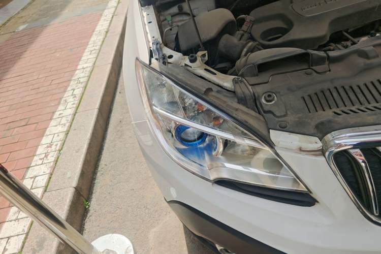 Used Buick Encore 2015 1.4T Automatic Two-Wheel Drive Urban Elite Version Right Front Headlight