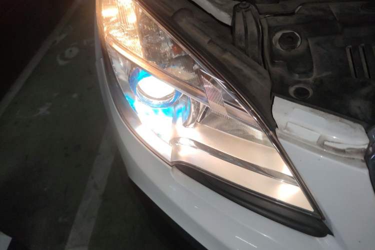 Used Buick Encore 2015 1.4T Automatic Two-Wheel Drive Urban Leading Model Right Front Headlight