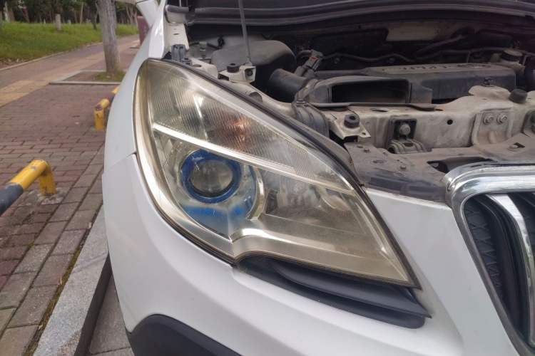 Used Buick Encore 2015 1.4T Manual Two-Wheel Drive Urban Advanced Model Right Front Headlight