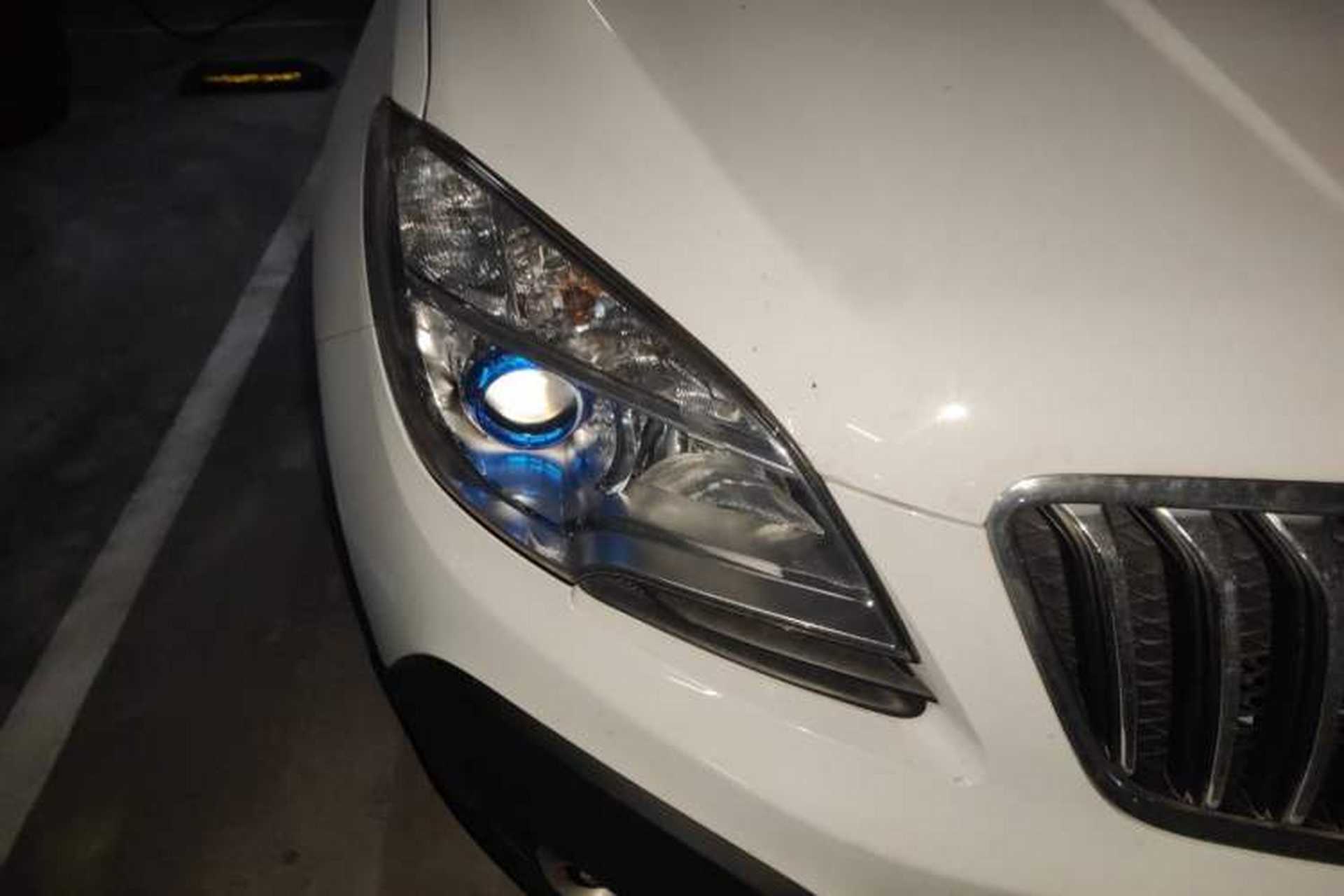 Used Buick Encore 2015 1.4T Automatic Two-Wheel Drive Urban Elite Version Right Front Headlight