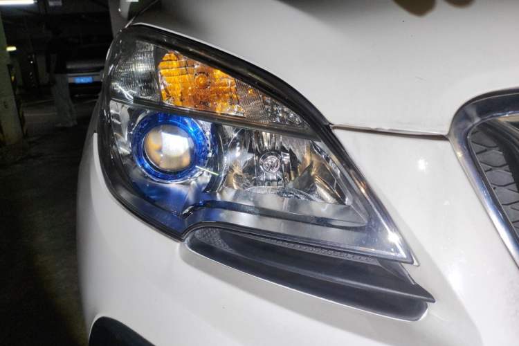 Used Buick Encore 2015 1.4T Automatic Two-Wheel Drive Urban Elite Version Right Front Headlight