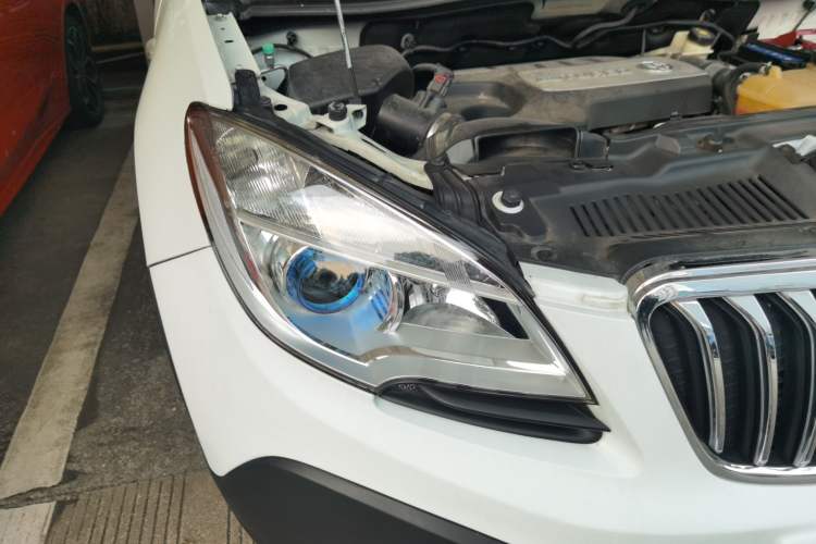 Used Buick Encore 2015 1.4T Automatic Two-Wheel Drive Urban Elite Version Right Front Headlight