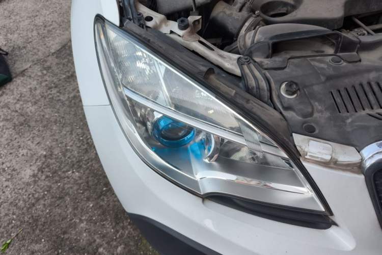 Used Buick Encore 2015 1.4T Automatic Two-Wheel Drive Urban Elite Version Right Front Headlight