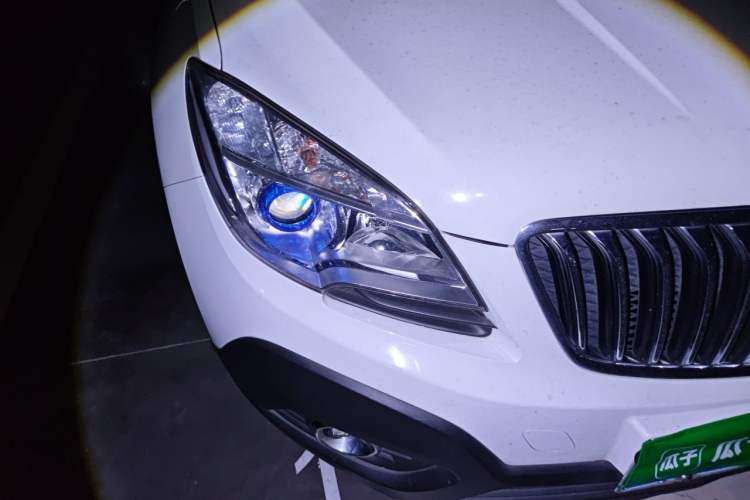 Used Buick Encore 2015 1.4T Automatic Two-Wheel Drive Urban Elite Version Right Front Headlight