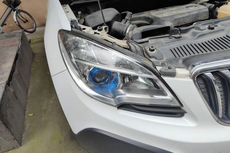 Used Buick Encore 2015 1.4T Automatic Two-Wheel Drive Urban Elite Version Right Front Headlight