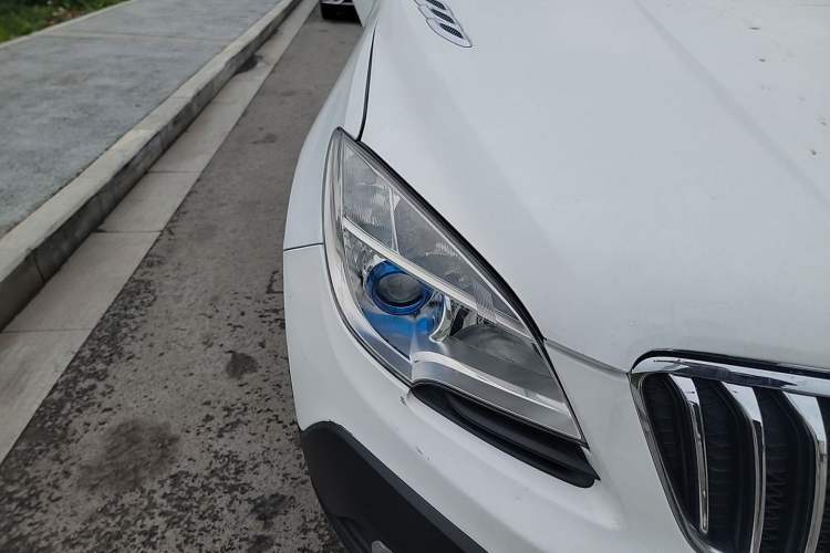 Used Buick Encore 2015 1.4T Automatic Two-Wheel Drive Urban Elite Version Right Front Headlight