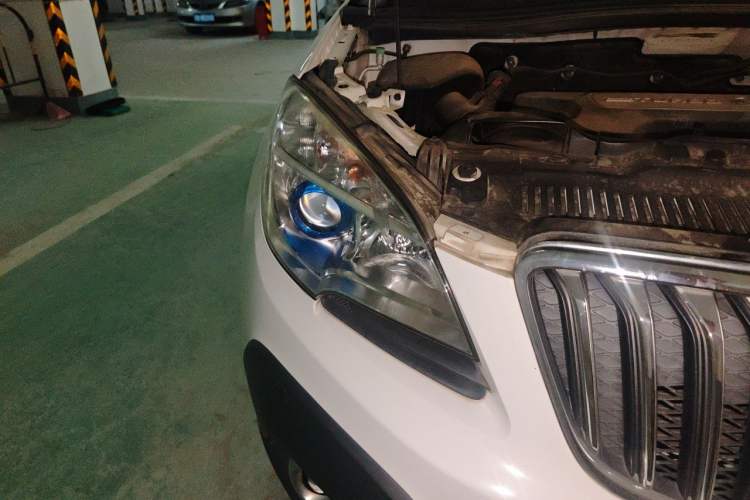 Used Buick Encore 2015 1.4T Automatic Two-Wheel Drive Urban Elite Version Right Front Headlight