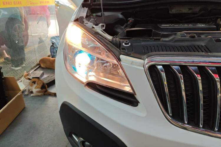 Used Buick Encore 2015 1.4T Automatic Two-Wheel Drive Urban Leading Model Right Front Headlight