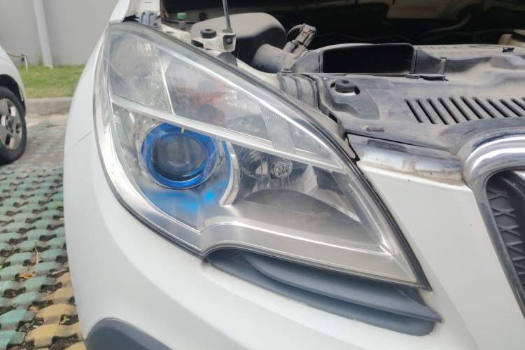 Used Buick Encore 2015 1.4T Automatic Two-Wheel Drive Urban Elite Version Right Front Headlight