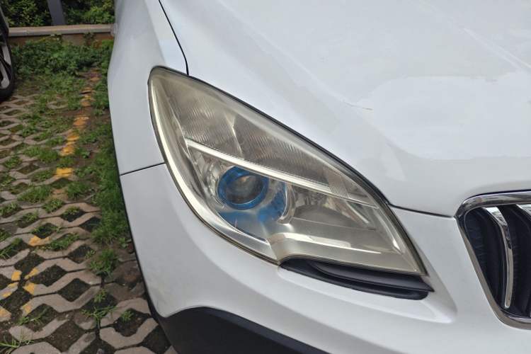 Used Buick Encore 2015 1.4T Automatic Two-Wheel Drive Urban Leading Model Right Front Headlight