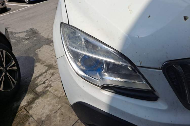 Used Buick Encore 2015 1.4T Automatic Two-Wheel Drive Urban Elite Version Right Front Headlight