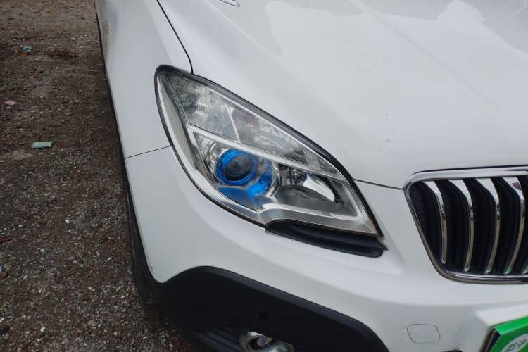 Used Buick Encore 2015 1.4T Automatic Two-Wheel Drive Urban Elite Version Right Front Headlight