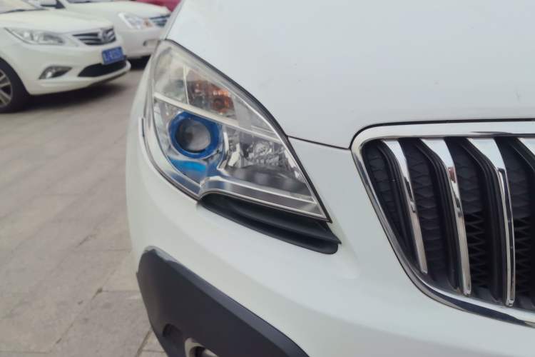 Used Buick Encore 2015 1.4T Automatic Two-Wheel Drive Urban Elite Version Right Front Headlight