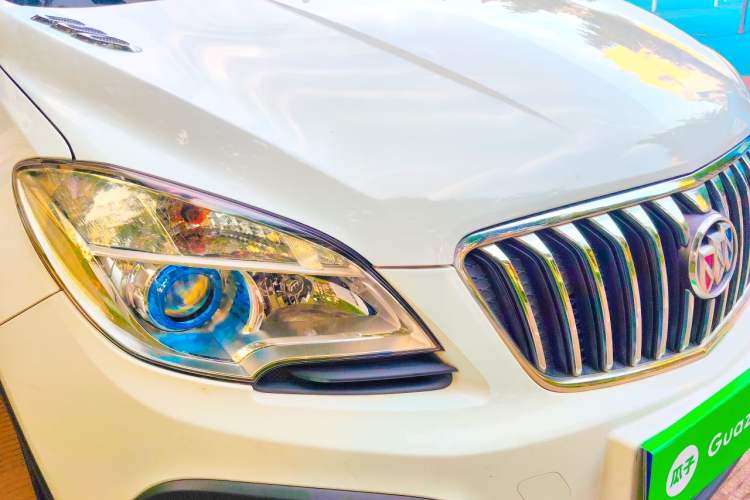 Used Buick Encore 2015 1.4T Automatic Two-Wheel Drive Urban Elite Version Right Front Headlight