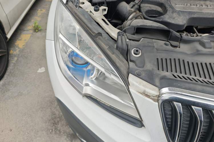 Used Buick Encore 2015 1.4T Automatic Two-Wheel Drive Urban Elite Version Right Front Headlight