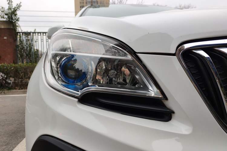 Used Buick Encore 2015 1.4T Automatic Two-Wheel Drive Urban Elite Version Right Front Headlight