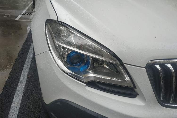 Used Buick Encore 2015 1.4T Automatic Two-Wheel Drive Urban Elite Version Right Front Headlight