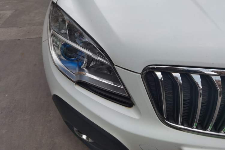 Used Buick Encore 2015 1.4T Manual Two-Wheel Drive Urban Advanced Model Right Front Headlight