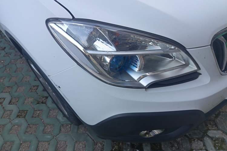Used Buick Encore 2015 1.4T Automatic Two-Wheel Drive Urban Elite Version Right Front Headlight