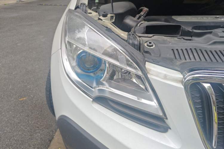 Used Buick Encore 2015 1.4T Automatic Two-Wheel Drive Urban Leading Model Right Front Headlight