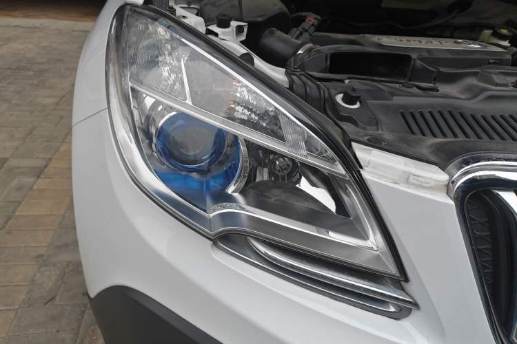 Used Buick Encore 2015 1.4T Automatic Two-Wheel Drive Urban Elite Version Right Front Headlight