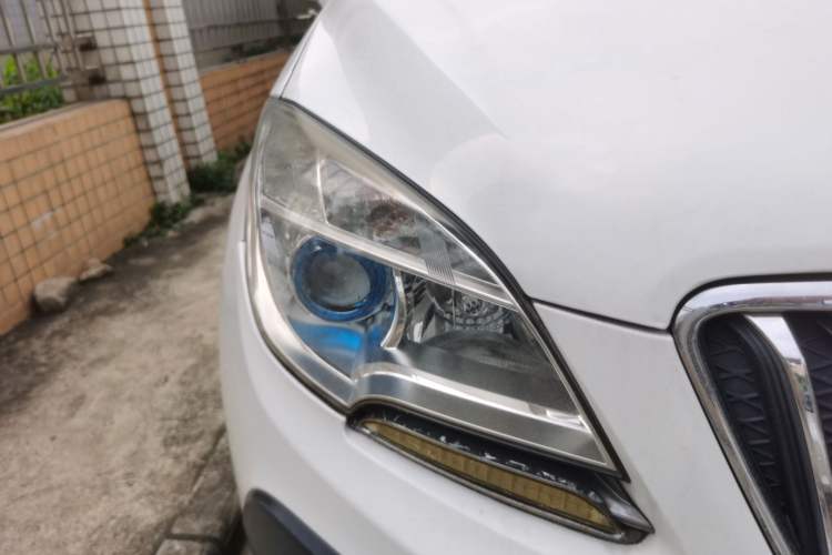 Used Buick Encore 2015 1.4T Automatic Two-Wheel Drive Urban Elite Version Right Front Headlight