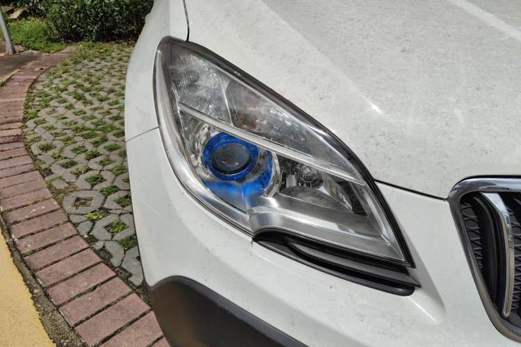 Used Buick Encore 2015 1.4T Automatic Two-Wheel Drive Urban Elite Version Right Front Headlight