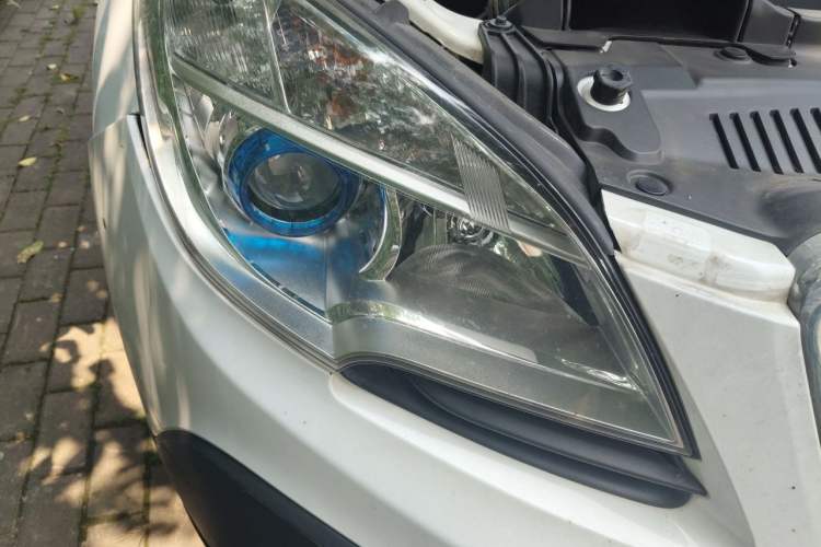Used Buick Encore 2015 1.4T Automatic Two-Wheel Drive Urban Elite Version Right Front Headlight