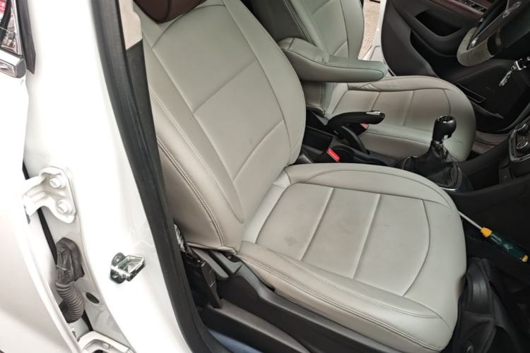 Used Buick Encore 2015 1.4T Manual Two-Wheel Drive Urban Advanced Model Right Front Seat