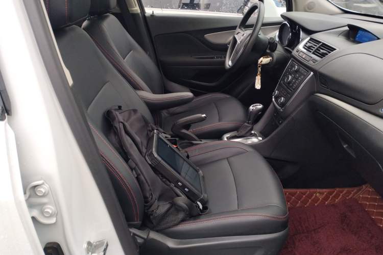 Used Buick Encore 2015 1.4T Automatic Two-Wheel Drive Urban Elite Version Right Front Seat