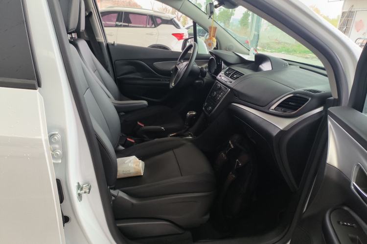 Used Buick Encore 2015 1.4T Automatic Two-Wheel Drive Urban Elite Version Right Front Seat