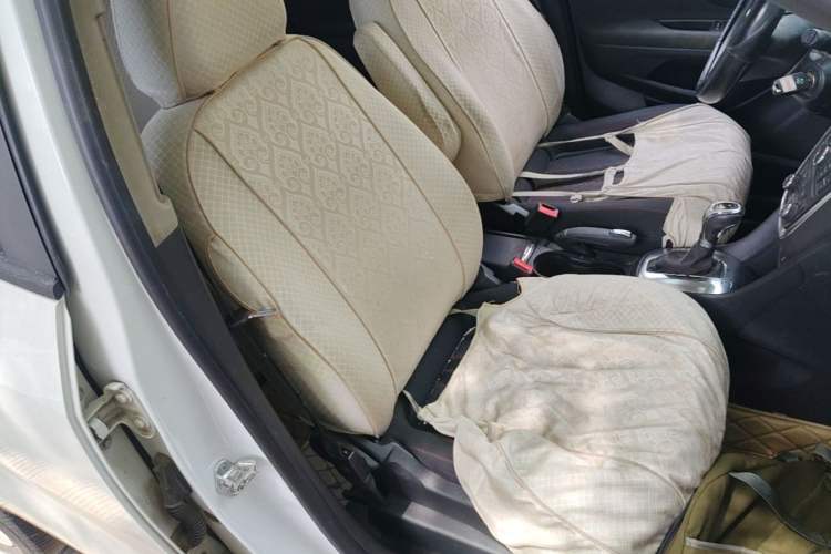 Used Buick Encore 2015 1.4T Automatic Two-Wheel Drive Urban Elite Version Right Front Seat
