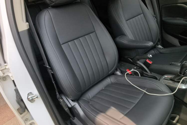 Used Buick Encore 2015 1.4T Automatic Two-Wheel Drive Urban Elite Version Right Front Seat