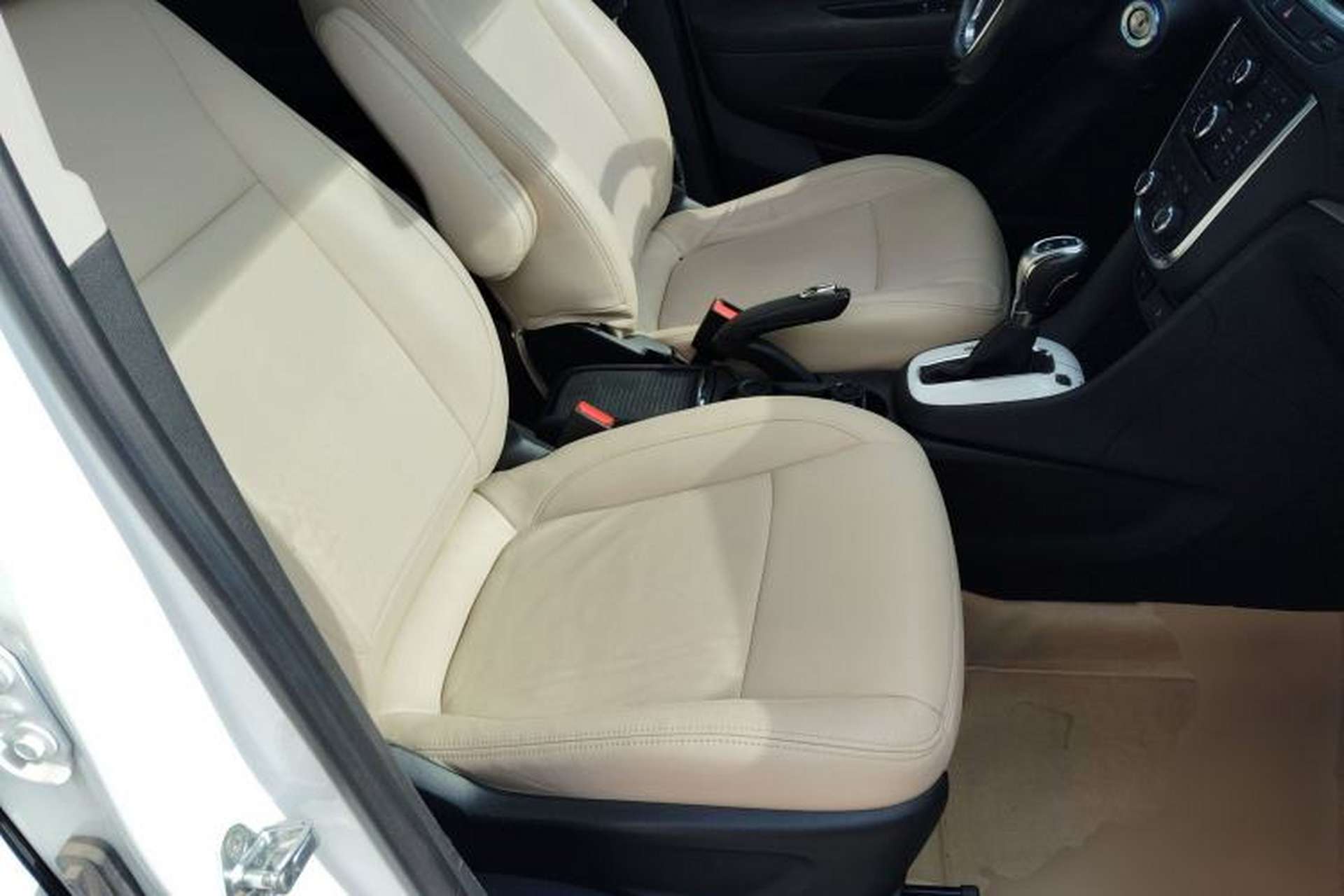 Used Buick Encore 2015 1.4T Automatic Two-Wheel Drive Urban Elite Version Right Front Seat