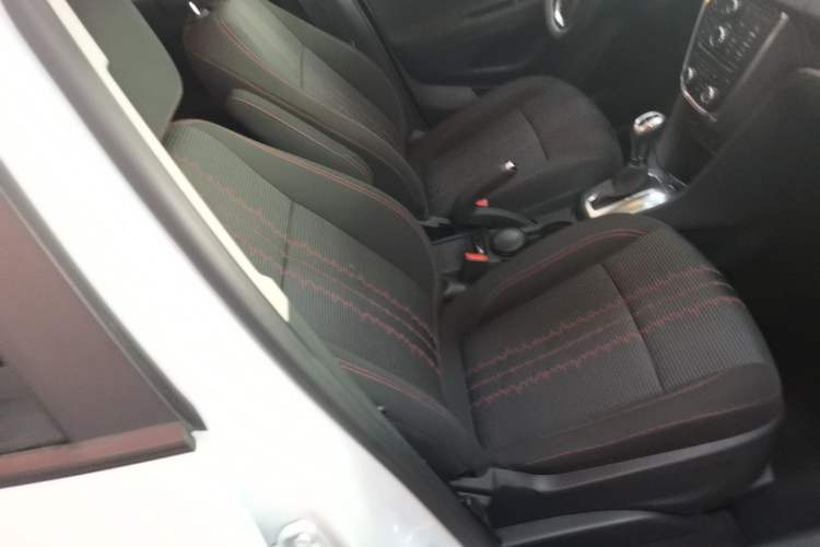 Used Buick Encore 2015 1.4T Automatic Two-Wheel Drive Urban Elite Version Right Front Seat