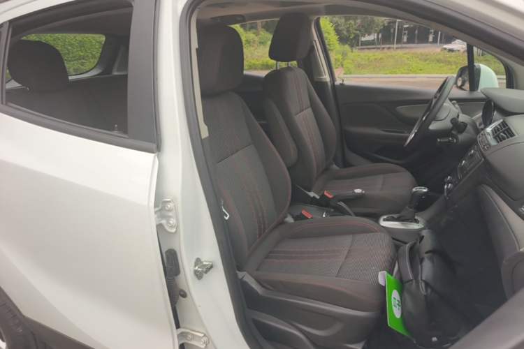 Used Buick Encore 2015 1.4T Automatic Two-Wheel Drive Urban Elite Version Right Front Seat