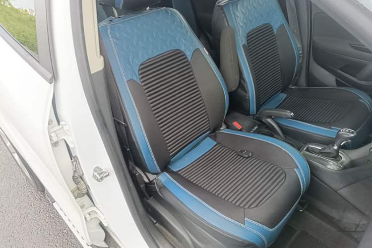 Used Buick Encore 2015 1.4T Automatic Two-Wheel Drive Urban Elite Version Right Front Seat