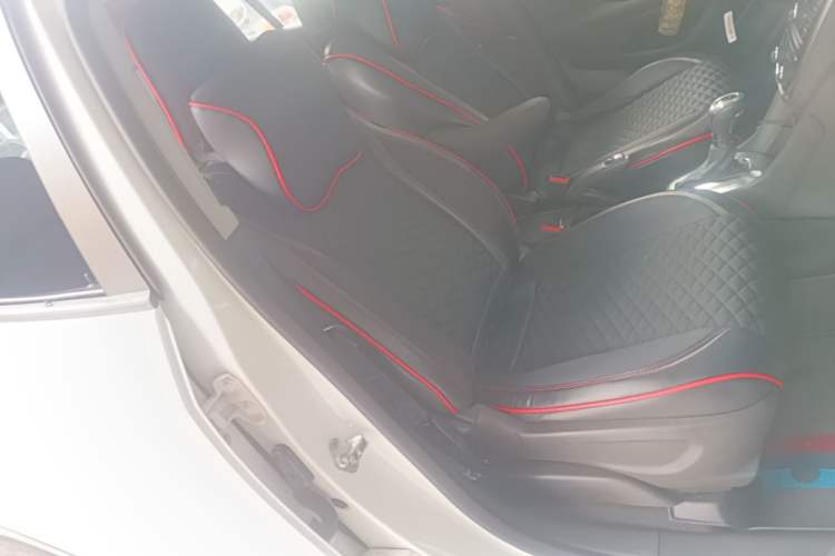 Used Buick Encore 2015 1.4T Automatic Two-Wheel Drive Urban Elite Version Right Front Seat