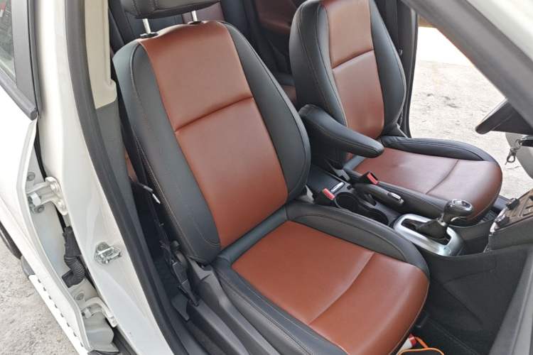Used Buick Encore 2015 1.4T Automatic Two-Wheel Drive Urban Elite Version Right Front Seat