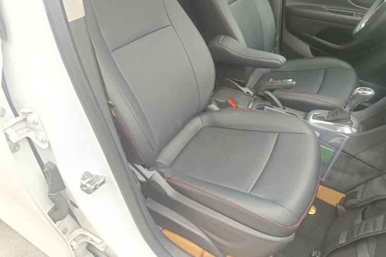Used Buick Encore 2015 1.4T Automatic Two-Wheel Drive Urban Elite Version Right Front Seat