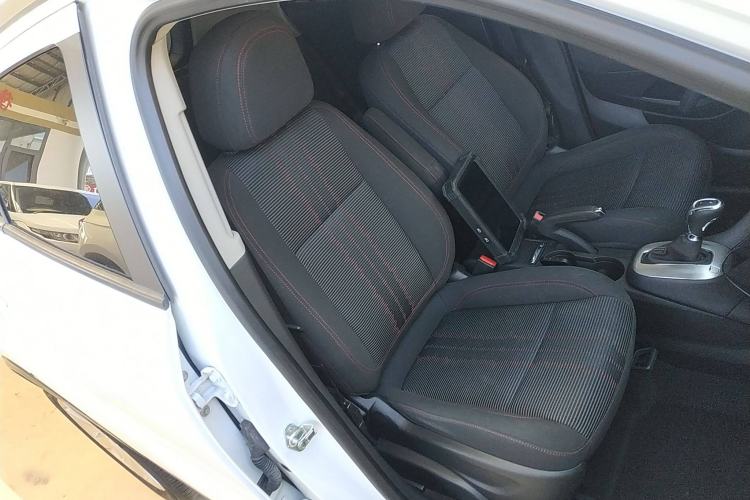 Used Buick Encore 2015 1.4T Automatic Two-Wheel Drive Urban Elite Version Right Front Seat