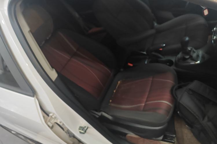Used Buick Encore 2015 1.4T Manual Two-Wheel Drive Urban Advanced Model Right Front Seat