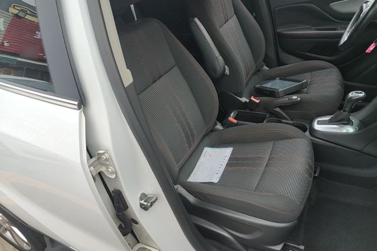 Used Buick Encore 2015 1.4T Automatic Two-Wheel Drive Urban Elite Version Right Front Seat